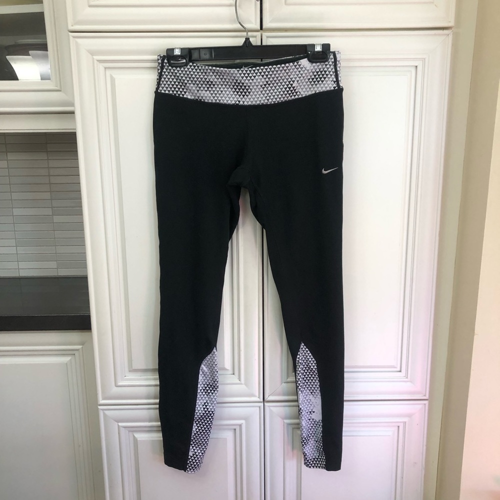 Nike Pro Dri-fit women’s running leggings